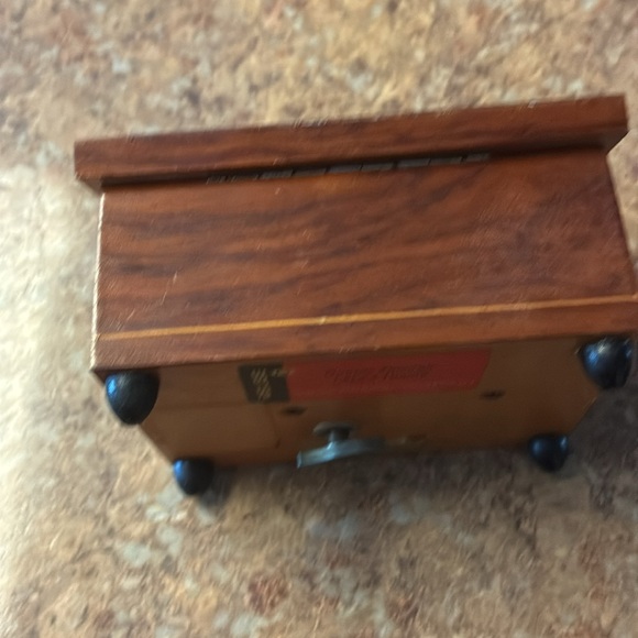 Music Box by Reuge. Made in Italy. - Picture 4 of 6